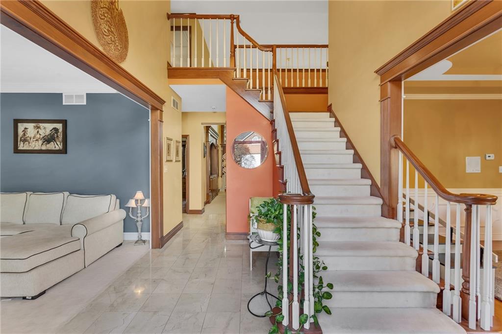 5010 Prides Court Murrysville, PA 15668 - Photo 6 of 49 a view of entryway and hall