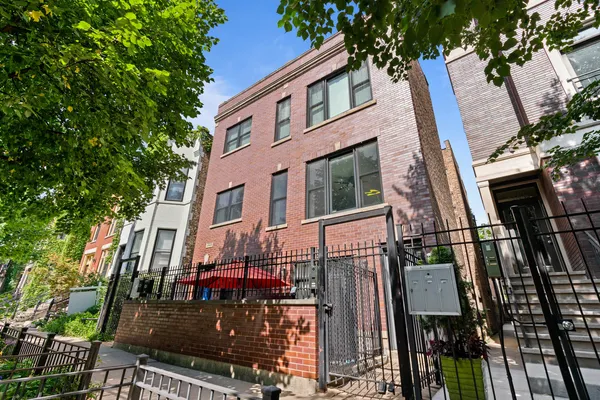 $379,000 | 1525 North Claremont Avenue, Unit 1A, Chicago, IL 60622