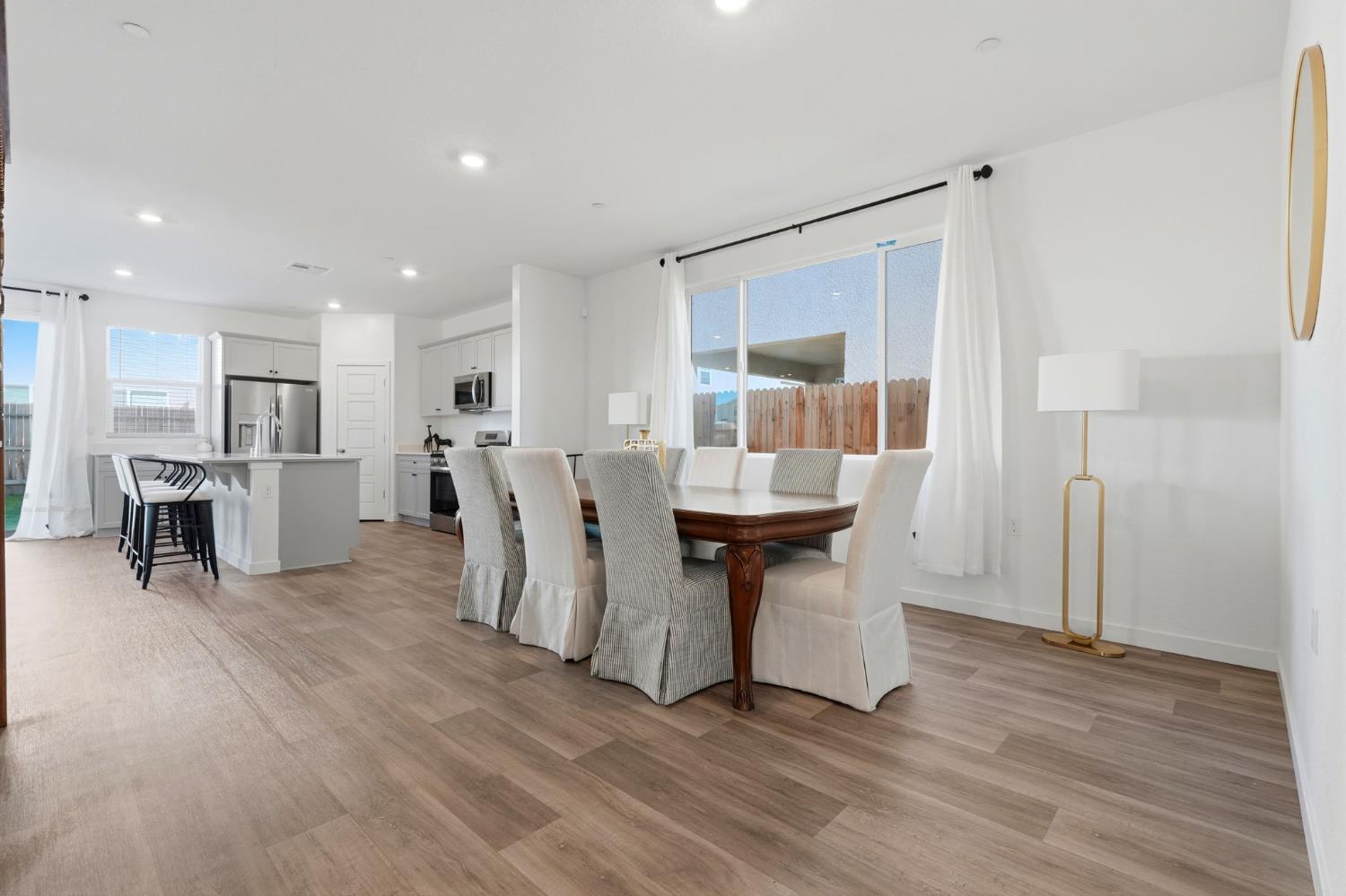 4225 Hampton Way Clovis, CA 93619 - Photo 18 of 64