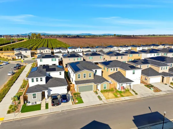 $687,500 | 4225 Hampton Way, Clovis, CA 93619