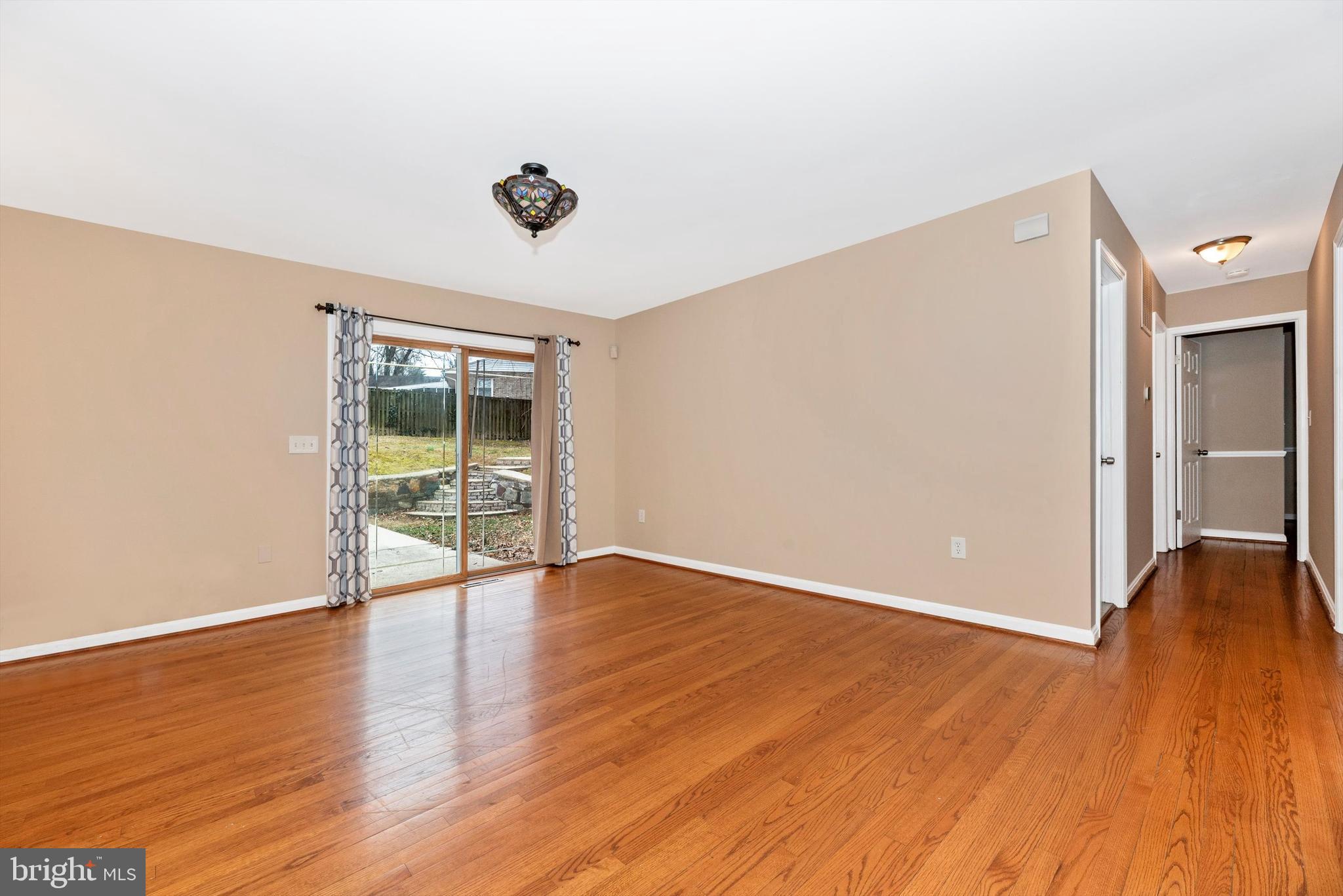 23805 Stringtown Road Clarksburg, MD 20871 - Photo 7 of 49 Living Room