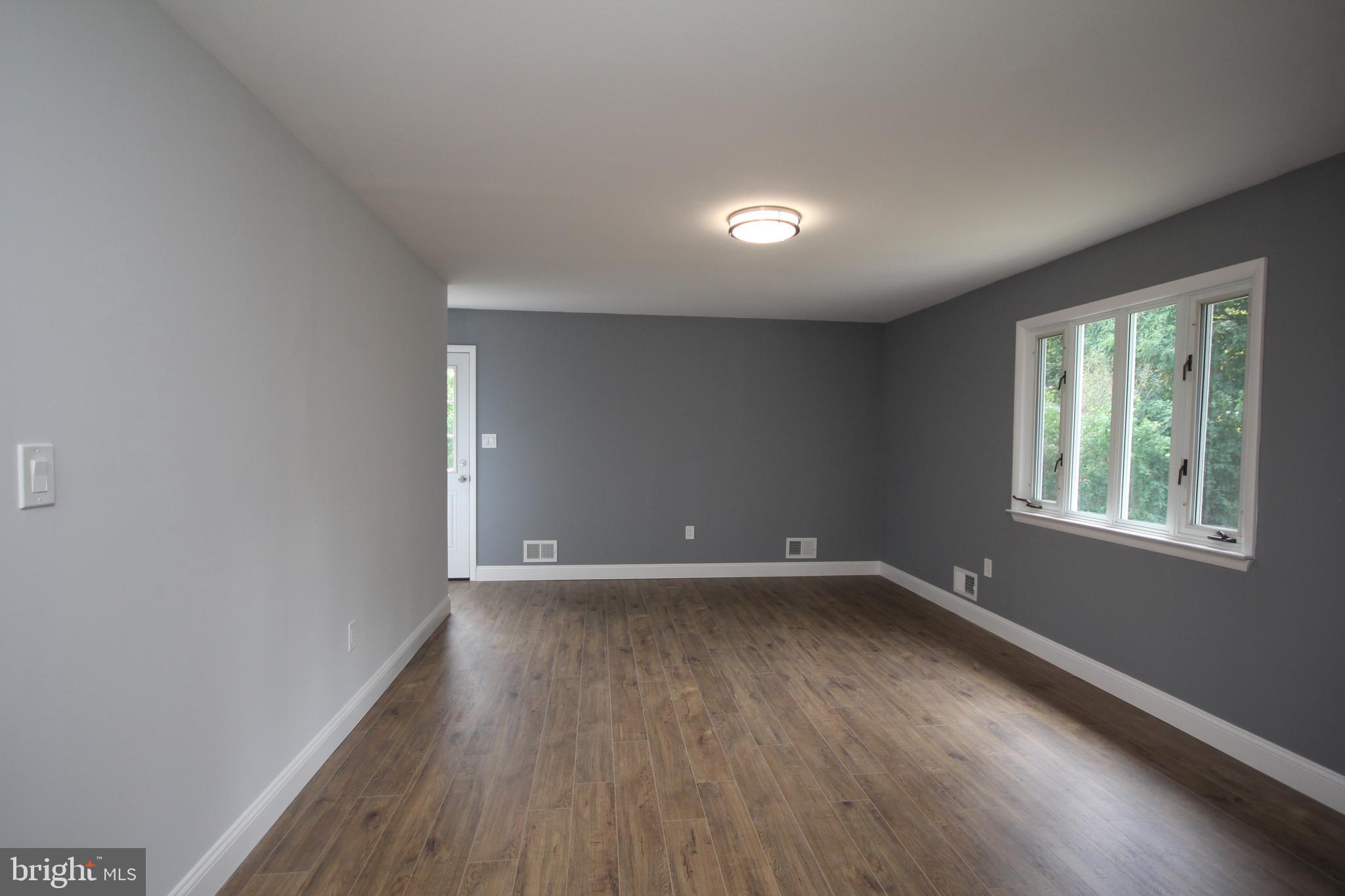 7 Compton Way Hamilton, NJ 08690 - Photo 3 of 16