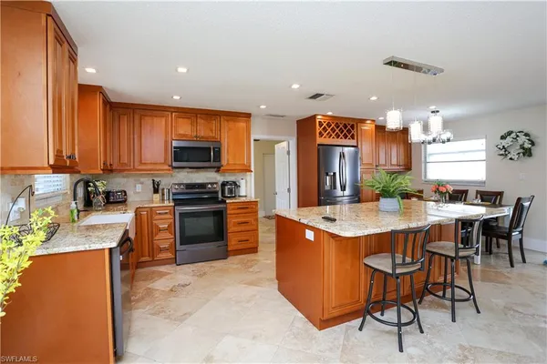 $4,550 | 698 107th Avenue North, Naples, FL 34108