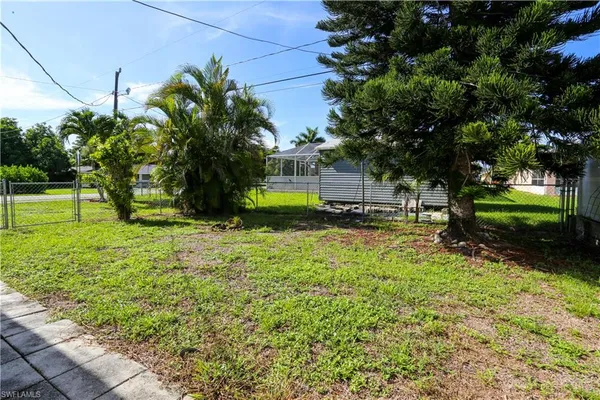 $4,550 | 698 107th Avenue North, Naples, FL 34108