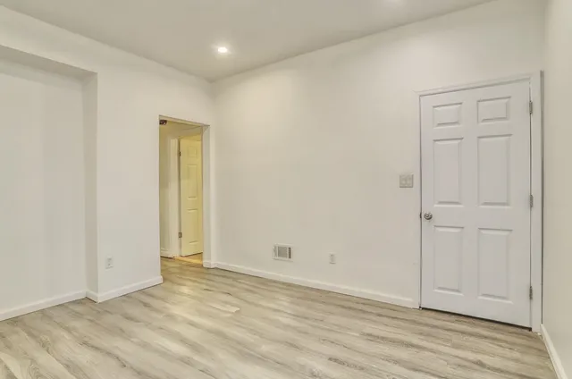 $2,000 | 112 Randolph Avenue, Unit 1, Jersey City, NJ 07305