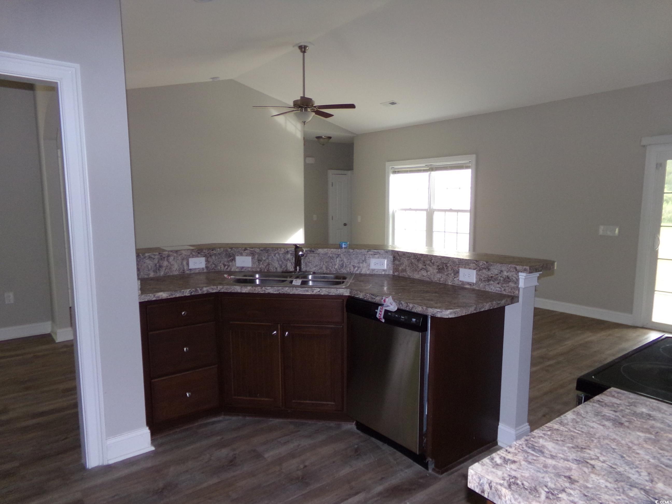 975 Suggs Street Loris, SC 29569 - Photo 3 of 18 Gallery Image 3