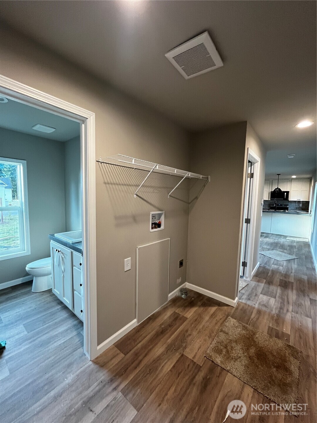 36 Porter Creek Road Elma, WA 98541 - Photo 15 of 16 a view of a garage