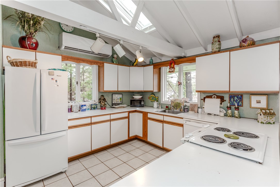 93 Coolridge Road Johnston, RI 02828 - Photo 8 of 48 Gallery Image 8
