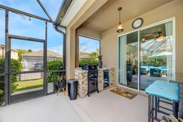 $569,000 | 5323 Crosscourt View Drive, Lithia, FL 33547
