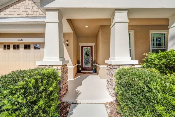 $569,000 | 5323 Crosscourt View Drive, Lithia, FL 33547