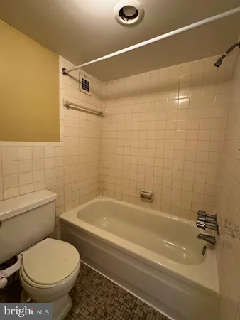 $1,500 | 2500 North Van Dorn Street, Unit 316, Alexandria, VA 22302