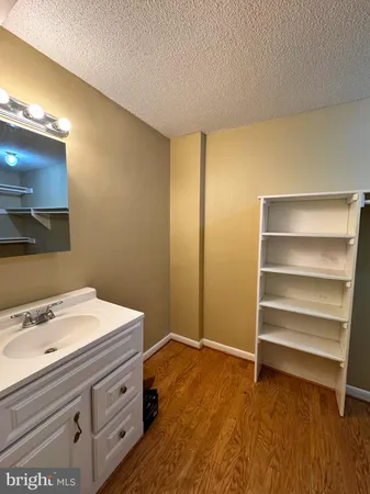 $1,500 | 2500 North Van Dorn Street, Unit 316, Alexandria, VA 22302