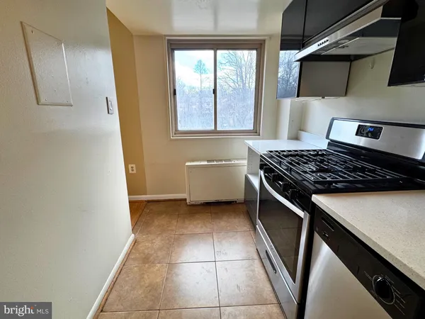 $1,500 | 2500 North Van Dorn Street, Unit 316, Alexandria, VA 22302