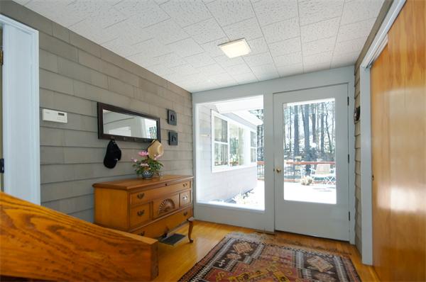 40 Marthas Point Road Concord, MA 01742 - Photo 4 of 30 Gallery Image 4