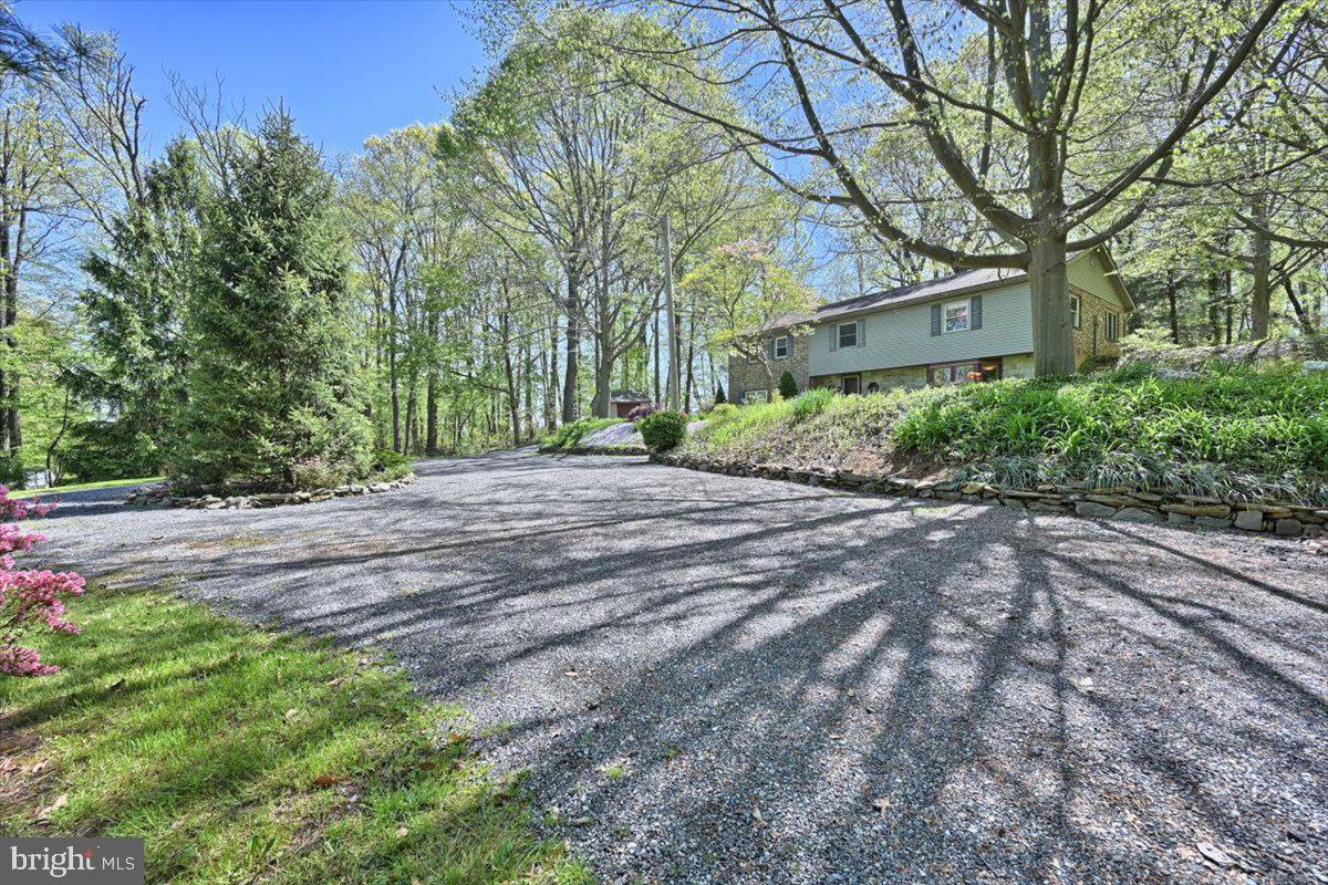 534 Truce Road New Providence, PA 17560 - Photo 2 of 46 Private Driveway Leading Up to Home