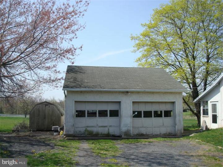 1272 Slotter Road Perkasie, PA 18944 - Photo 5 of 7 Garage