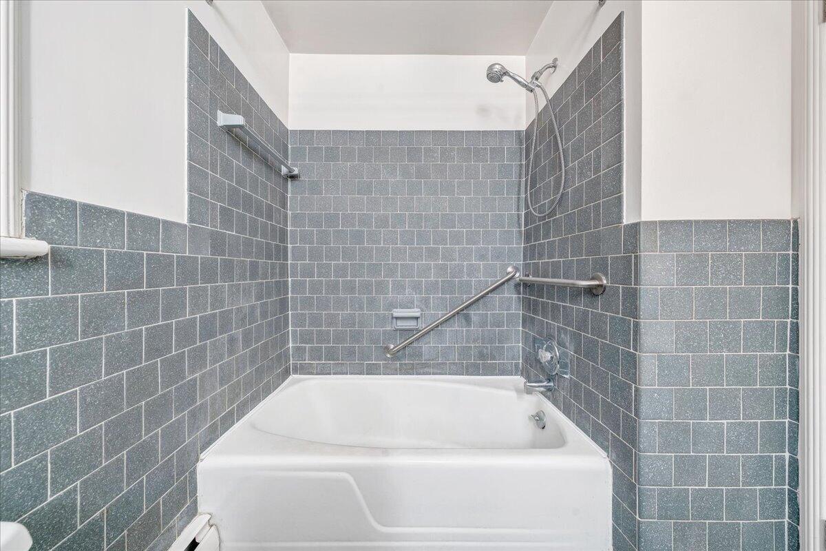 1009 Hardy Road Vinton, VA 24179 - Photo 19 of 38 20-MIB06751