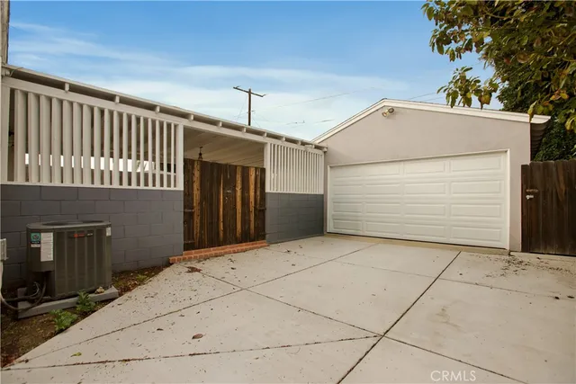 a view of backyard of garage