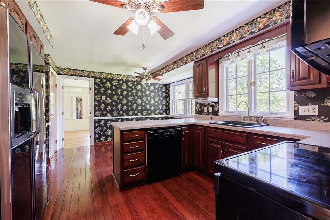 70 Clarkes Crossing Perinton, NY 14450 - Photo 13 of 29