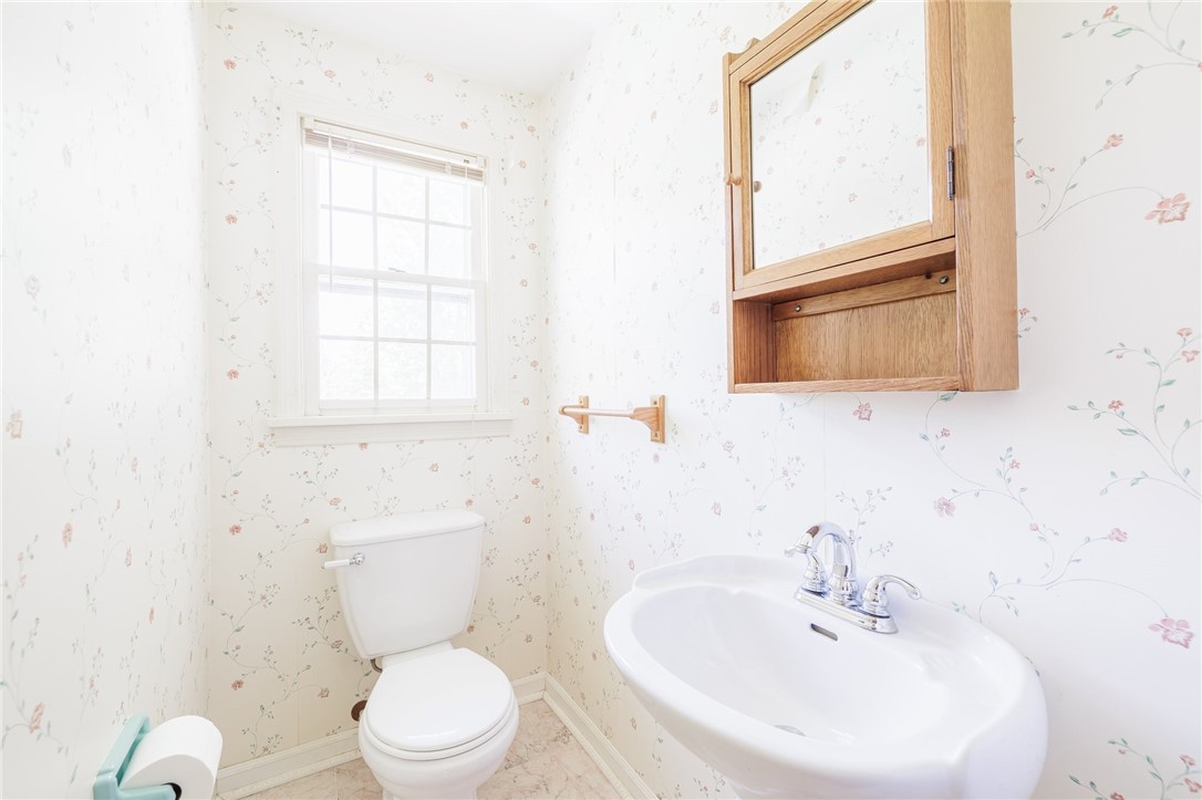 70 Clarkes Crossing Perinton, NY 14450 - Photo 15 of 29