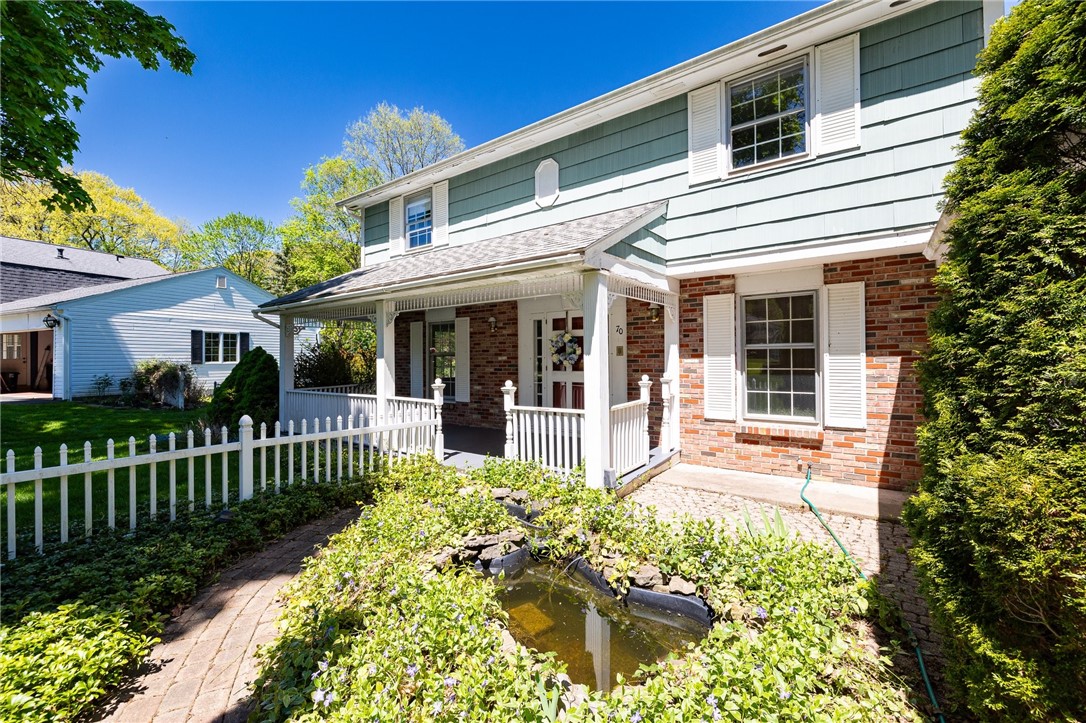 70 Clarkes Crossing Perinton, NY 14450 - Photo 3 of 29