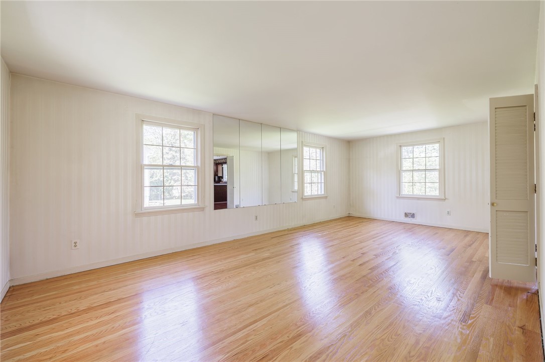 70 Clarkes Crossing Perinton, NY 14450 - Photo 7 of 29