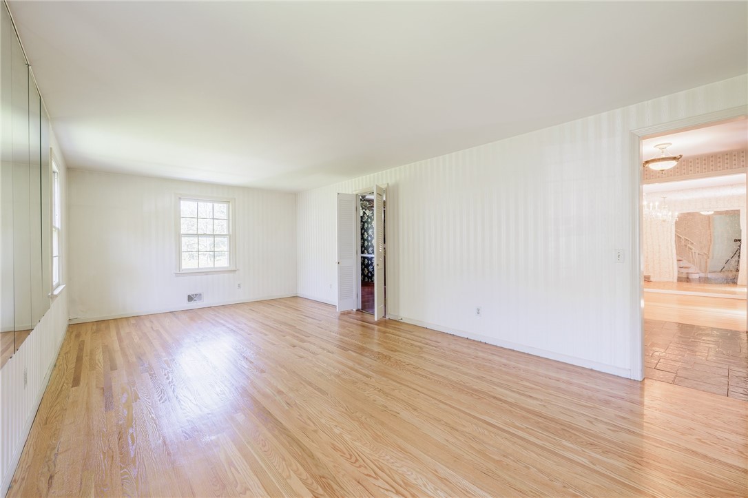 70 Clarkes Crossing Perinton, NY 14450 - Photo 8 of 29