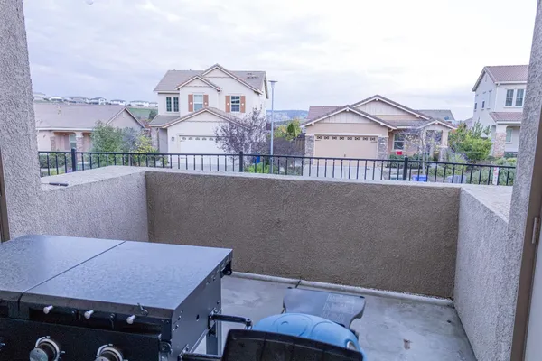 $267,400 | 1400 Moon Circle, Unit 1415, Folsom, CA 95630