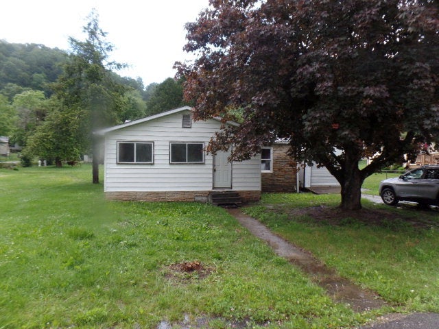 288 Lucas Street Lester, WV 25865 - Photo 1 of 1 Gallery Image 1