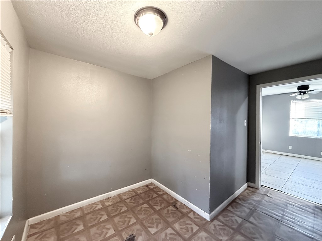 512 14th Street Corpus Christi, TX 78401 - Photo 15 of 26 Front Home Bedroom #4