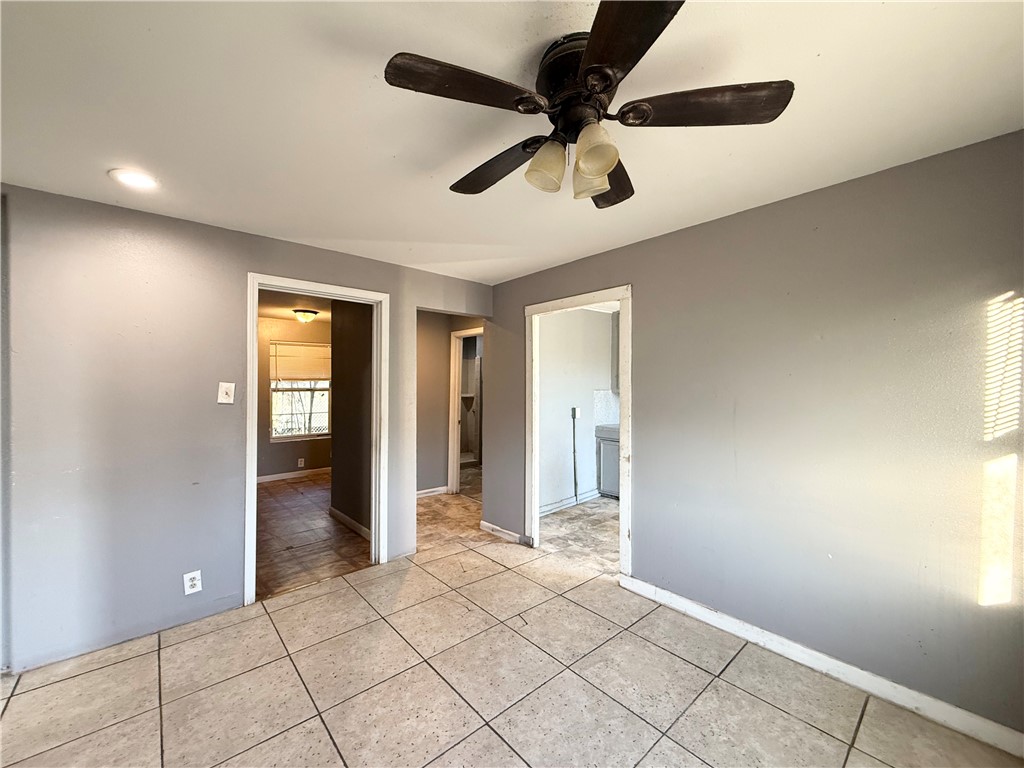 512 14th Street Corpus Christi, TX 78401 - Photo 6 of 26 Front Home Living and Dining Area