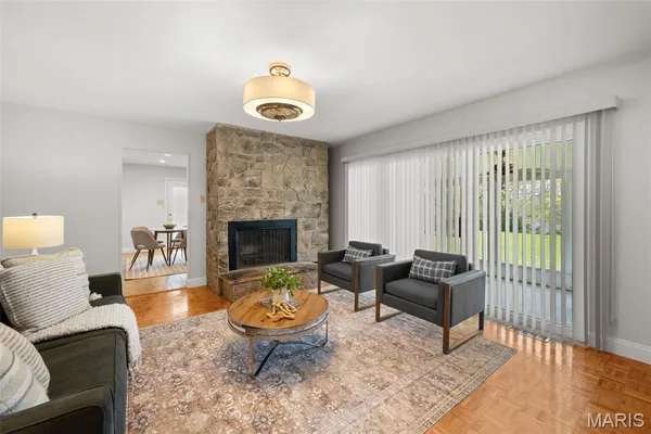 $330,000 | 12174 Lake Meade Drive, St. Louis, MO 63146