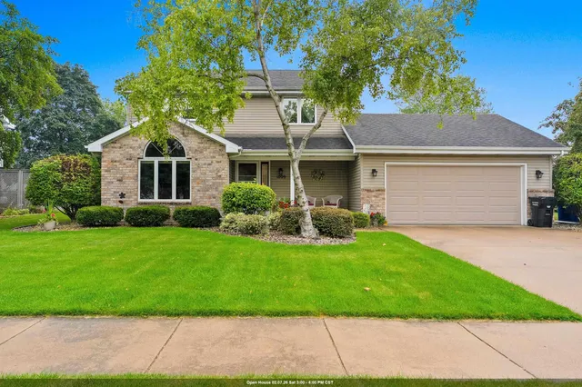 $425,000 | 1009 East Northwood Drive, Appleton, WI 54911