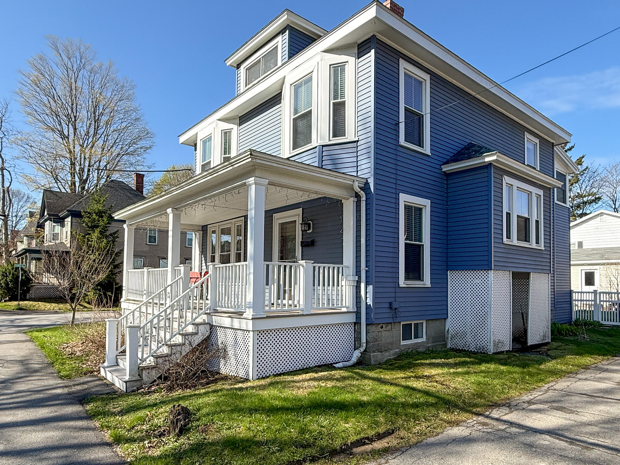 374 Center Street Bangor, ME 04401 - Photo 1 of 30 1