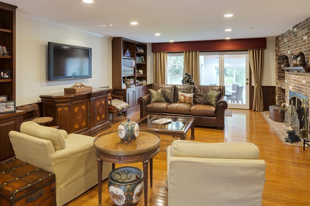 76 Surrey Lane Boxford, MA 01921 - Photo 9 of 26 Gallery Image 9