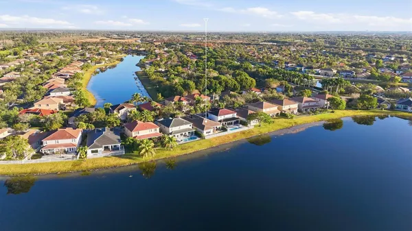 $990,000 | 19430 Stonebrook Street, Weston, FL 33332