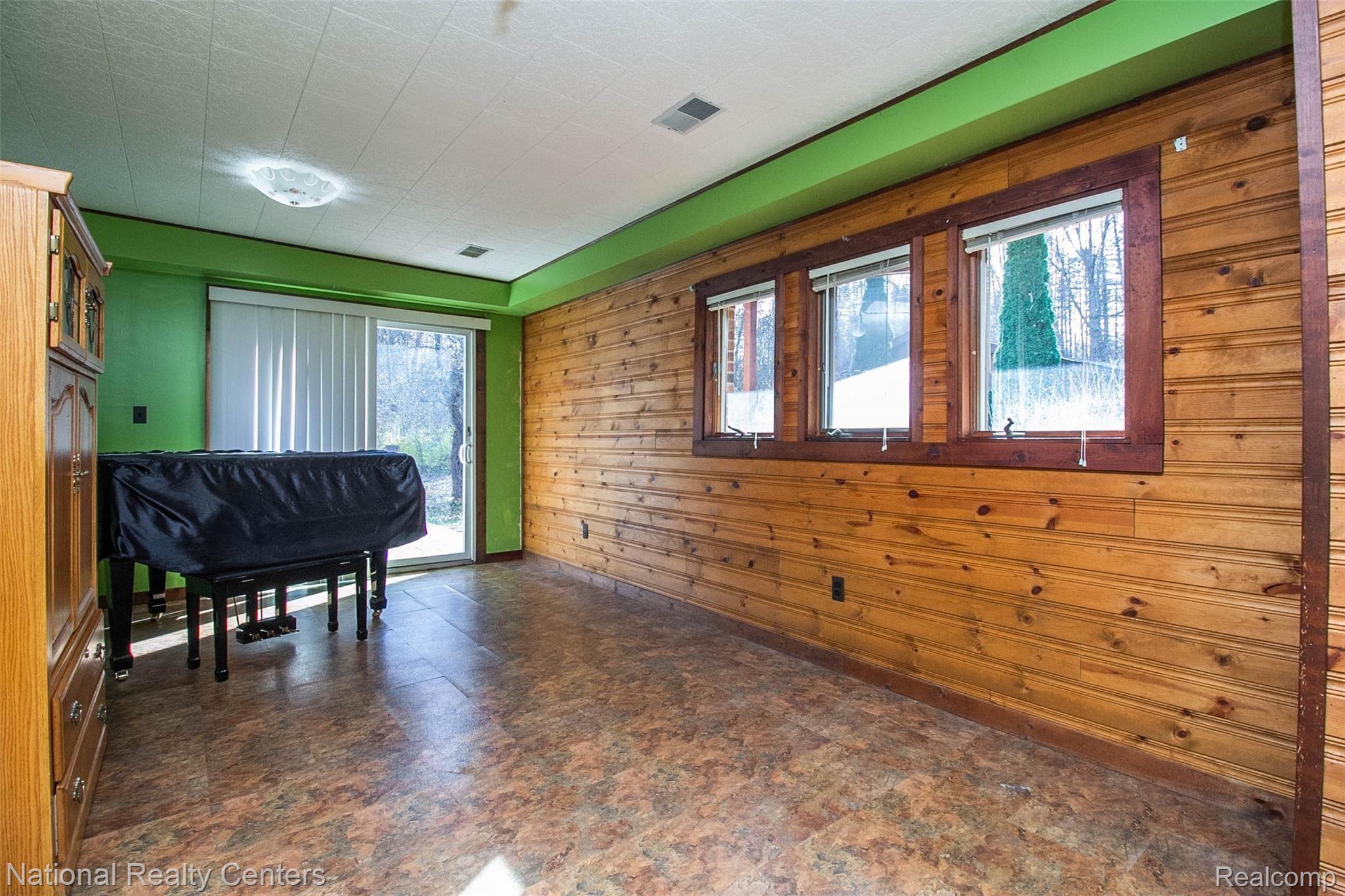 3225 Levalley Road Columbiaville, MI 48421 - Photo 11 of 41 7.jpg
