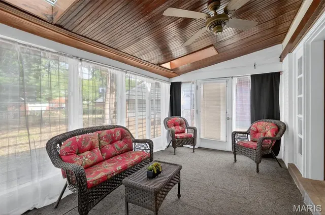 $267,950 | 7419 Woodland Way, Pasadena Hills, MO 63121