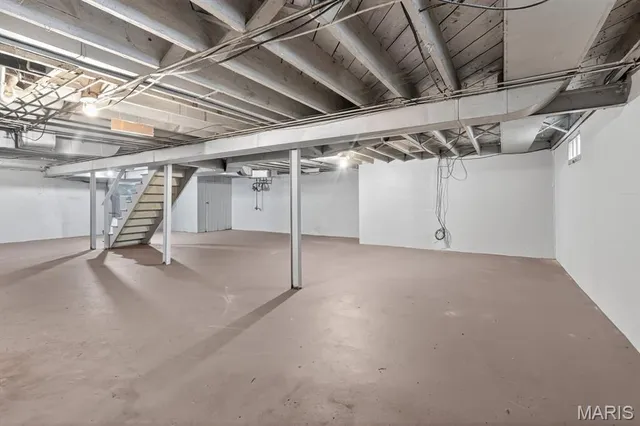 $267,950 | 7419 Woodland Way, Pasadena Hills, MO 63121