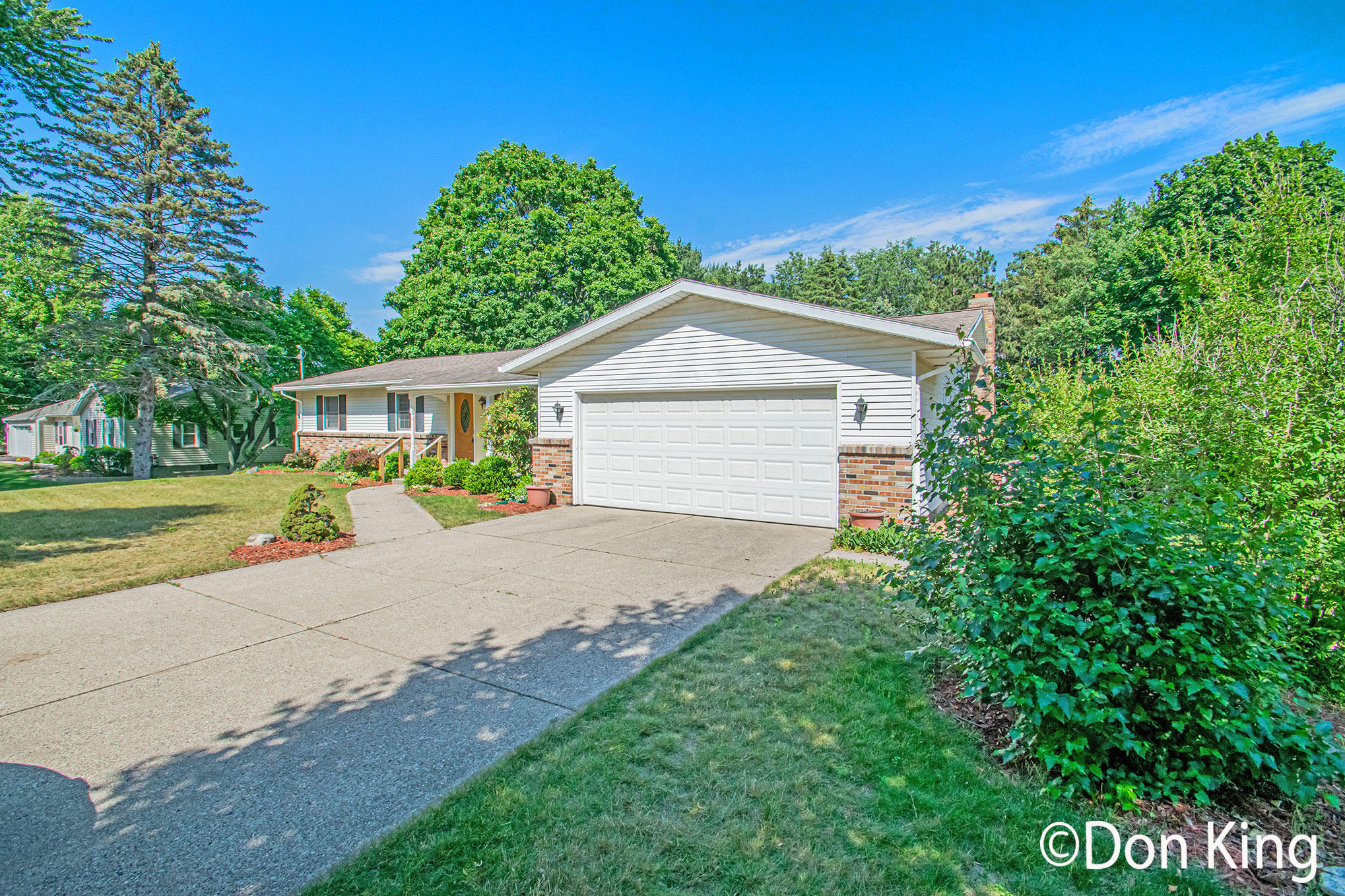 8181 Youngman Road Greenville, MI 48838 - Photo 3 of 38 DSC_1554
