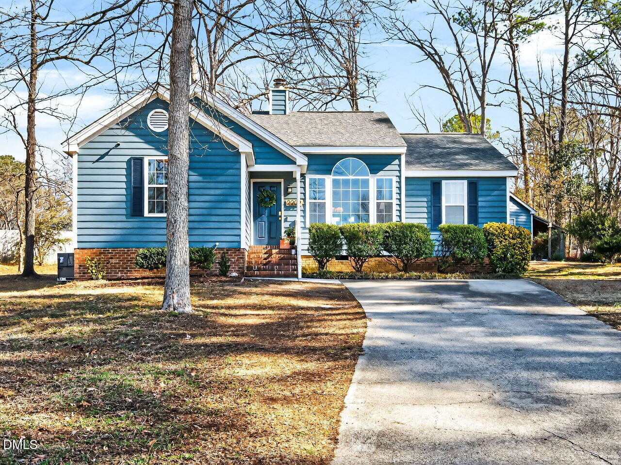 2209 Crampton Place Raleigh, NC 27604 - Photo 2 of 33 001-1280x960-main-exterior