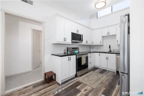 $349,900 | 865 Heritage Village, Unit B, Southbury, CT 06488