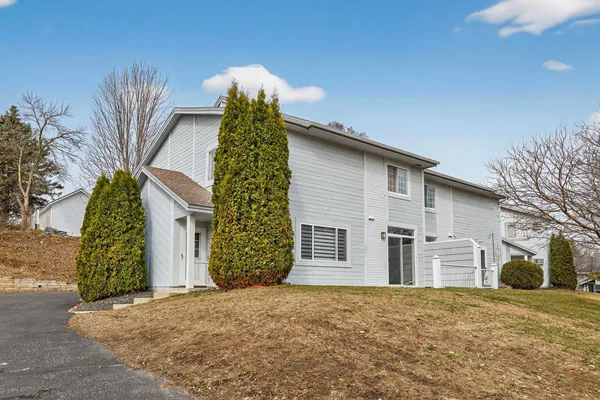 $200,000 | 281 Zumbro Drive Northwest, Rochester, MN 55901