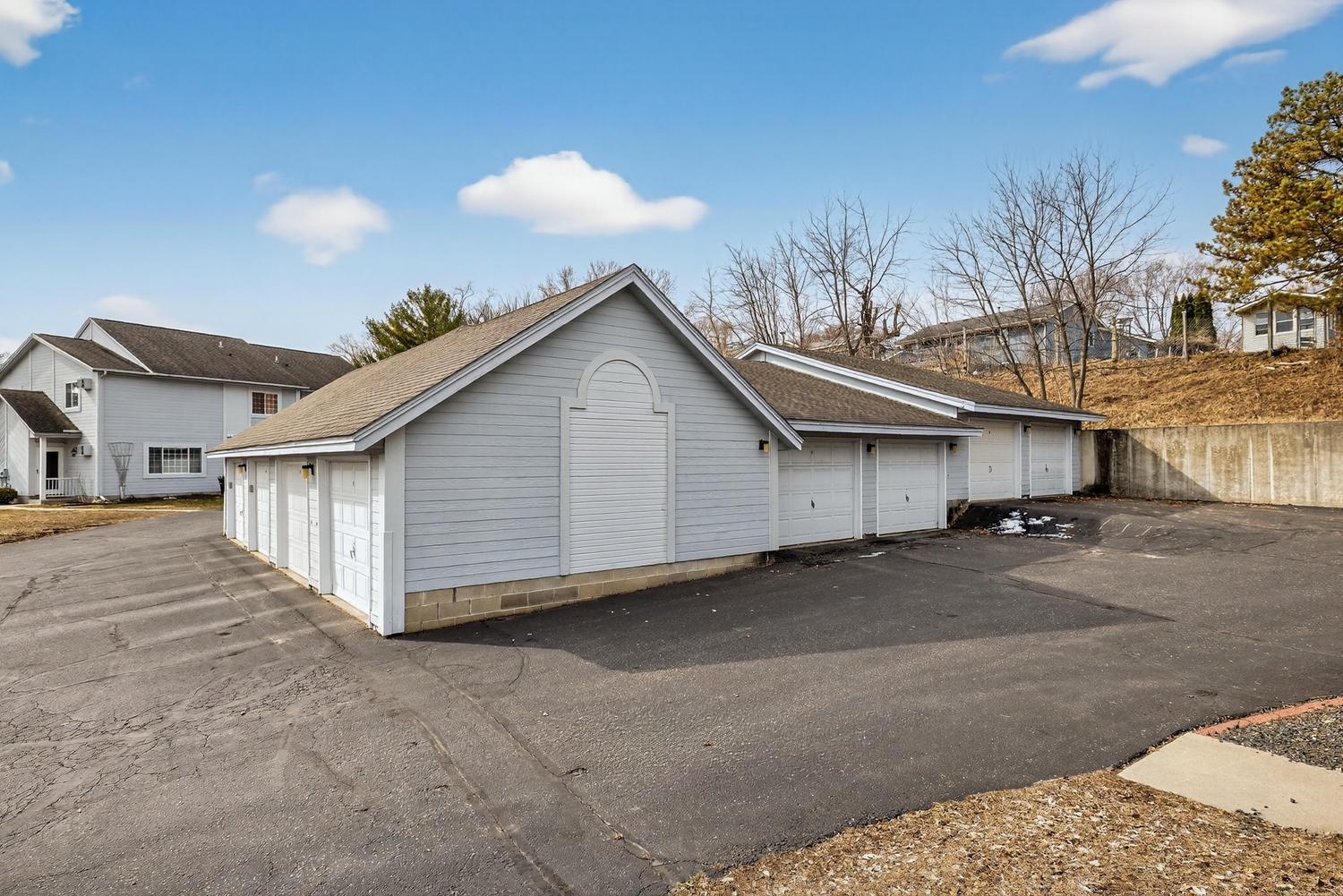 281 Zumbro Drive Northwest Rochester, MN 55901 - Photo 5 of 26