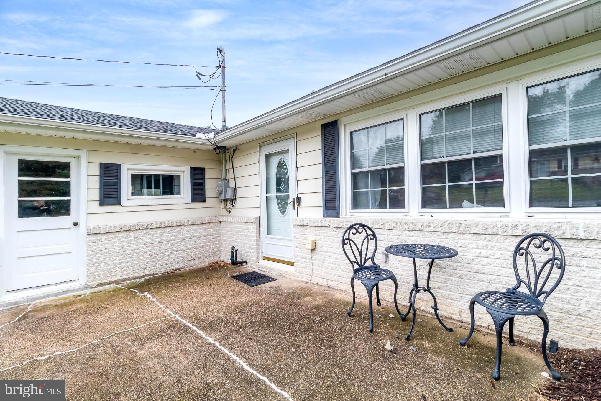 143 Spring Road Dillsburg, PA 17019 - Photo 3 of 25 Gallery Image 3