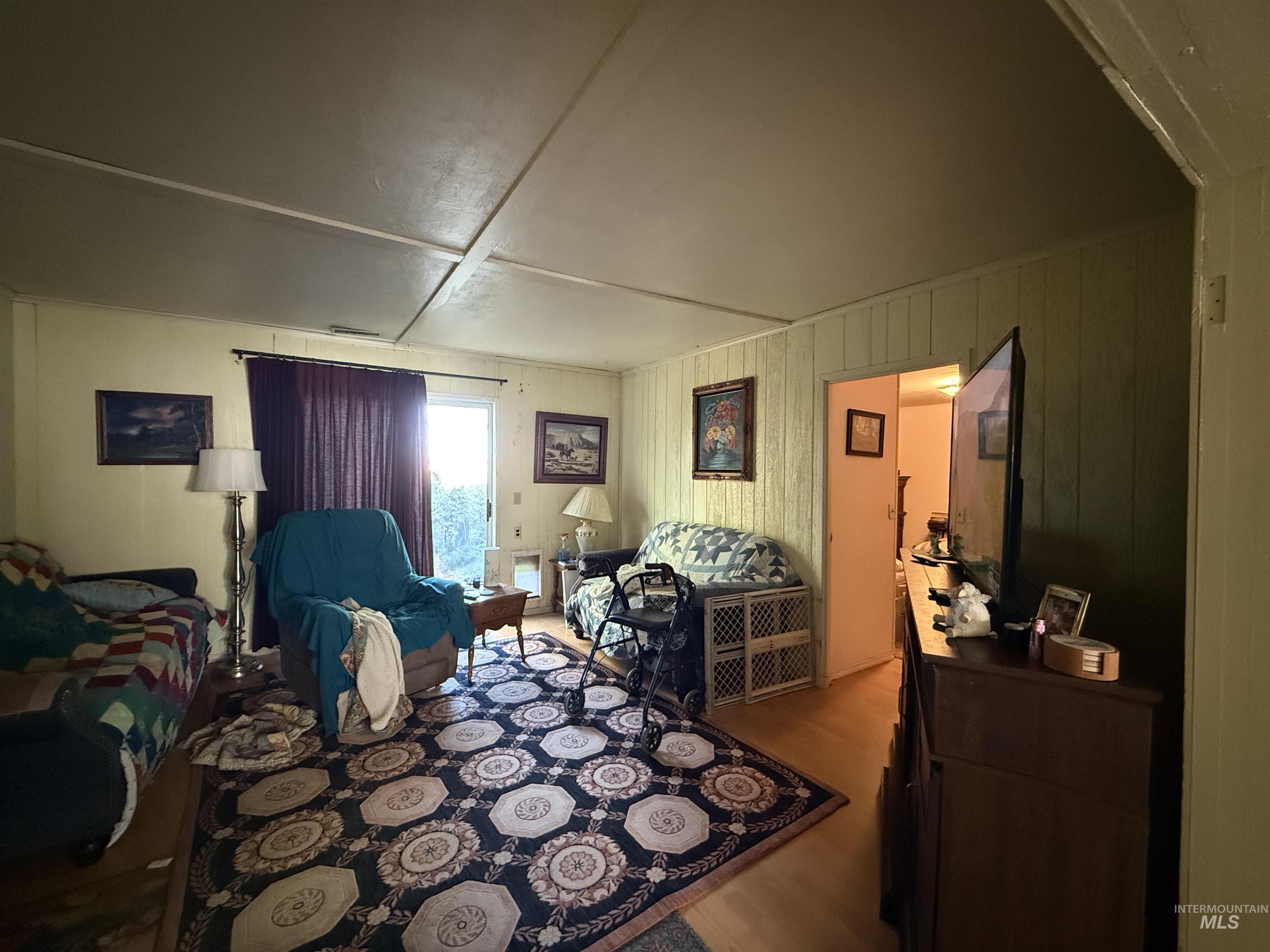 19241 West Homedale Road Caldwell, ID 83607 - Photo 35 of 35 Bedroom featuring light wood-style floors
