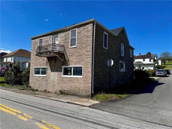$49,900 | 109 Pittsburgh Road, Bentleyville, PA 15314