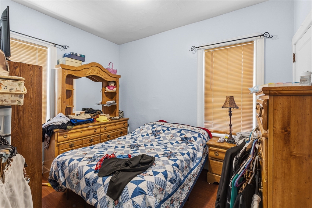 327 William Street Fall River, MA 02721 - Photo 32 of 41