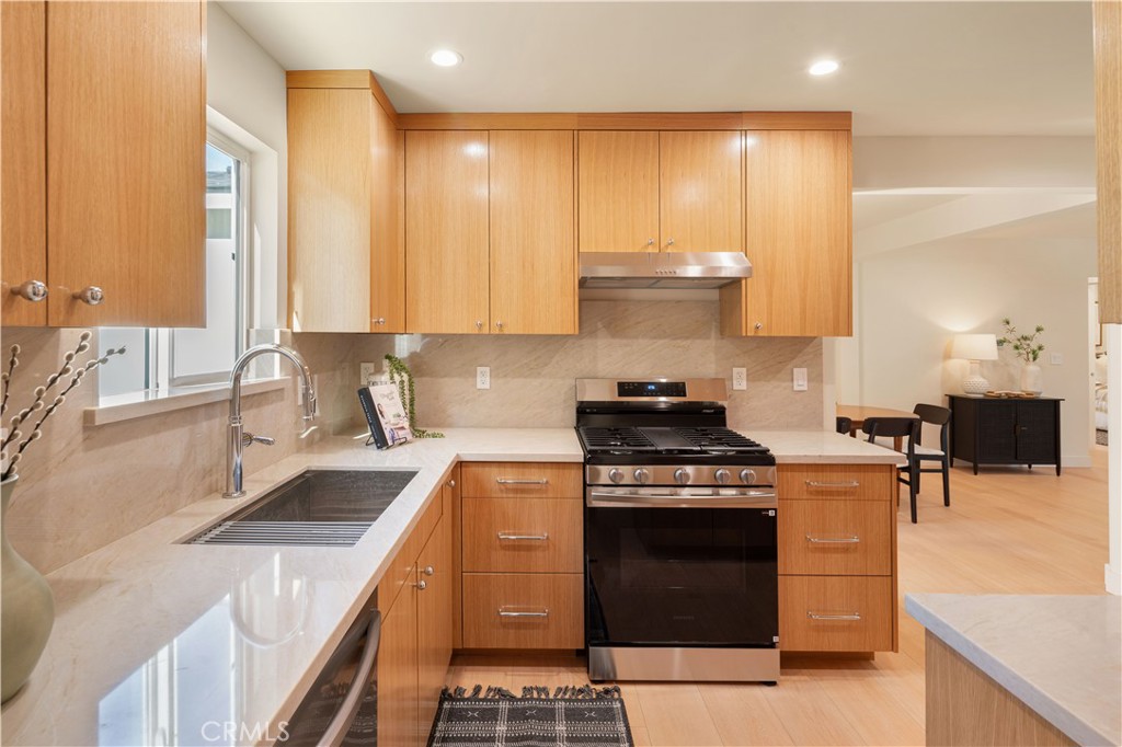 2039 Rutgers Avenue Long Beach, CA 90815 - Photo 11 of 27 Kitchen