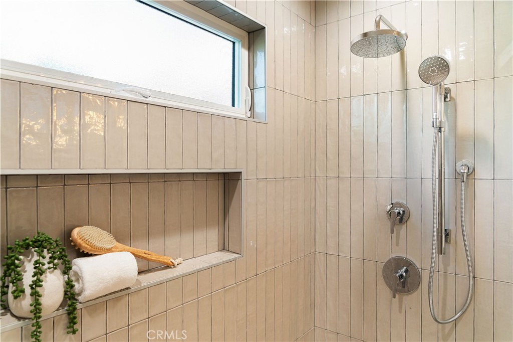 2039 Rutgers Avenue Long Beach, CA 90815 - Photo 22 of 27 Primary Bathroom